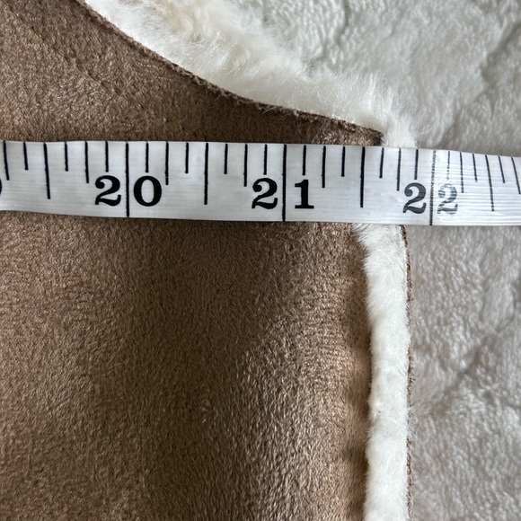 Faux Suede Shearling Lined Tan Open Front Vest Size M/L - Picture 3 of 6